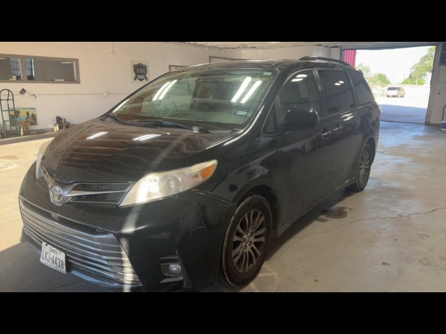 BUY TOYOTA SIENNA 2018 XLE PREMIUM FWD 8-PASSENGER (NATL), DAX of Amarillo Auto Auction